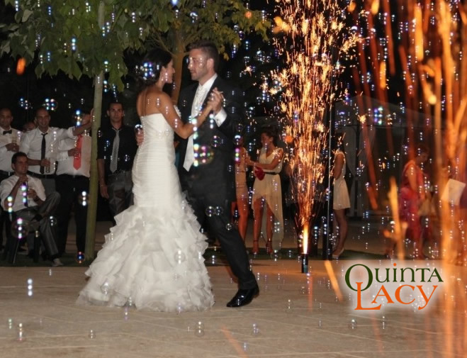 quinta lacy boda pompas jabon